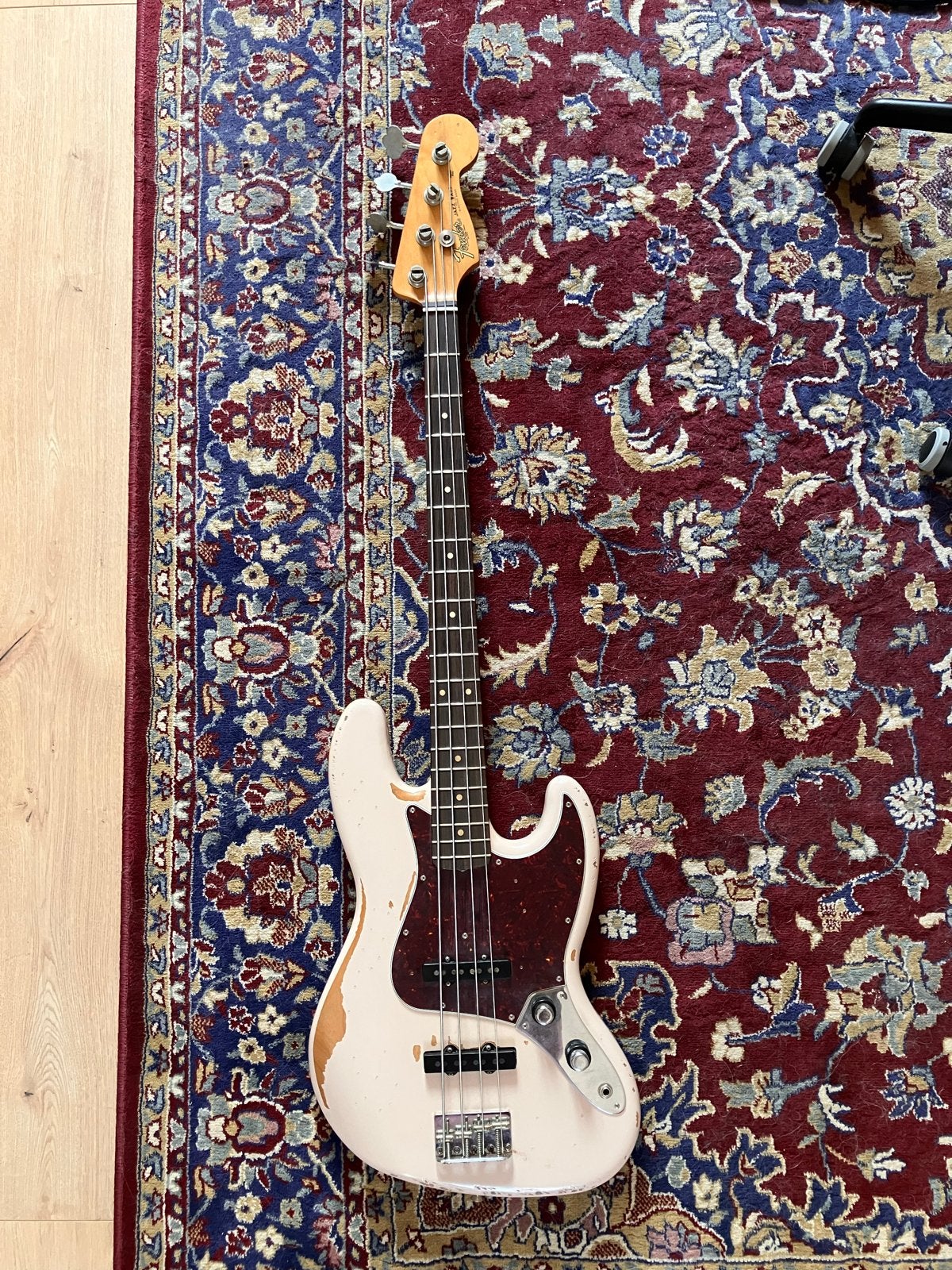 Fender Flea Jazz Bass Road Worn Shell Pink, Ophalen, Gebruikt, Elektrisch, 6-snarig