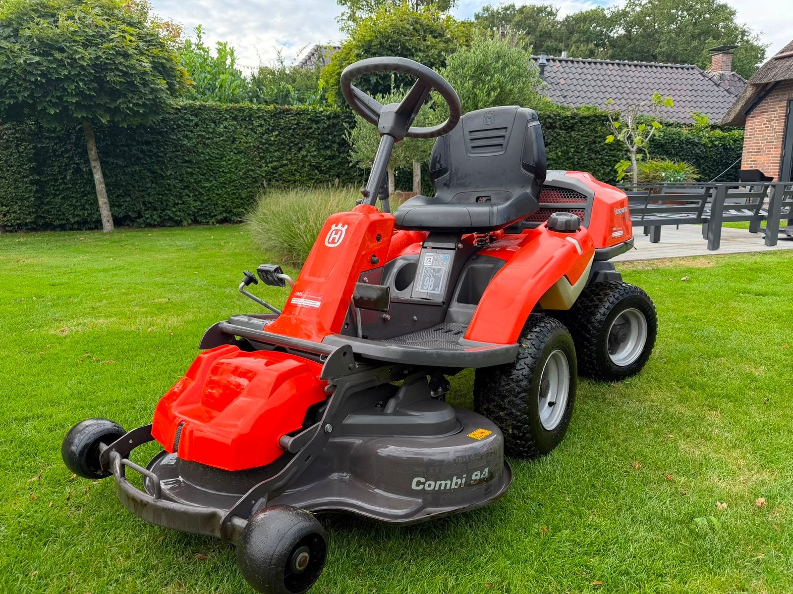 Husqvarna R214TC zitmaaier - Krachtige en wendbare Rider, Cirkelmaaier, Gebruikt, Mulchfunctie, Ophalen of Verzenden