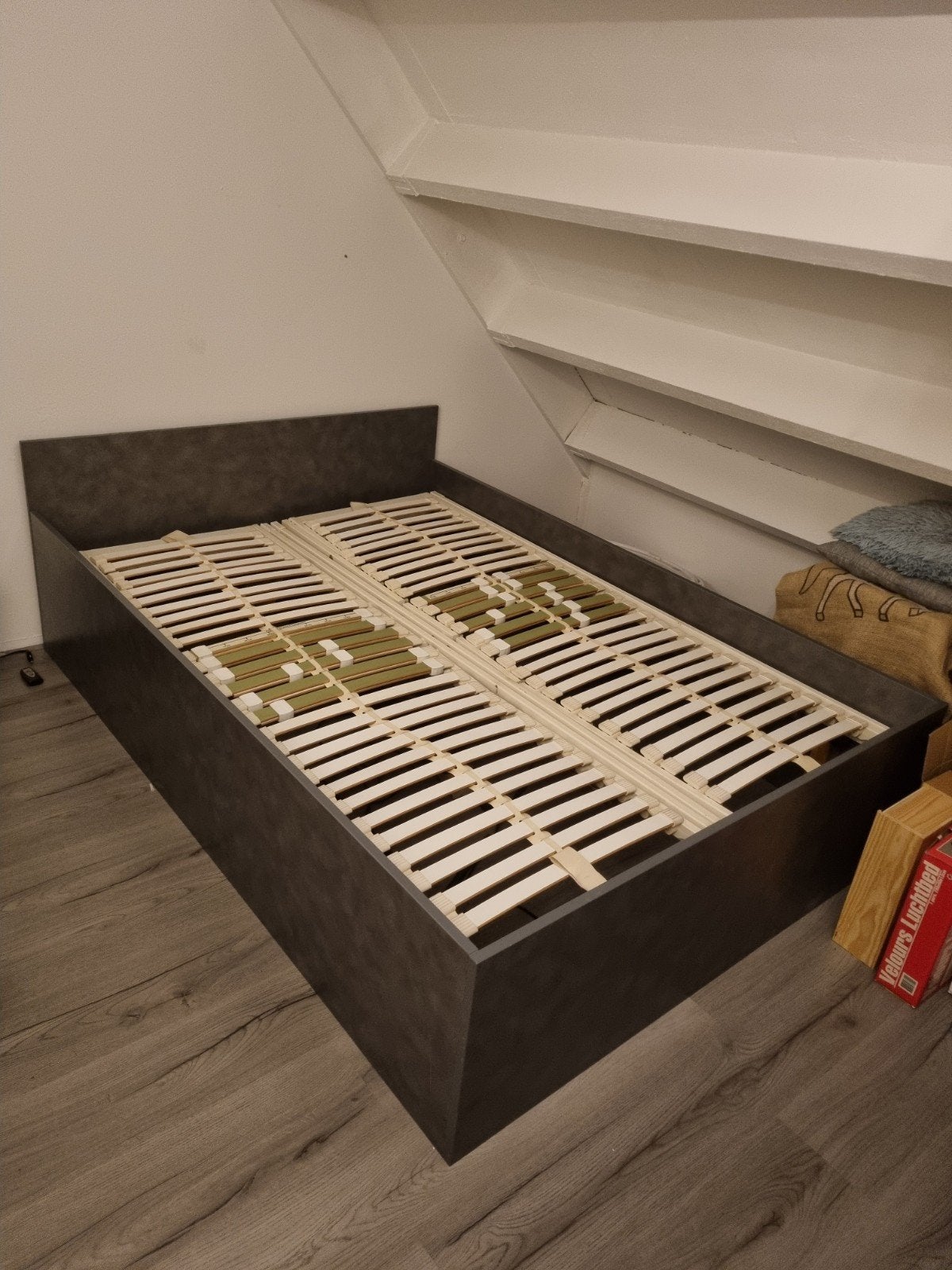 Gratis: Zelfgemaakt bed 140x200 met elektrische lattenbodems, Ophalen, Tweepersoons, 140 cm, 200 cm