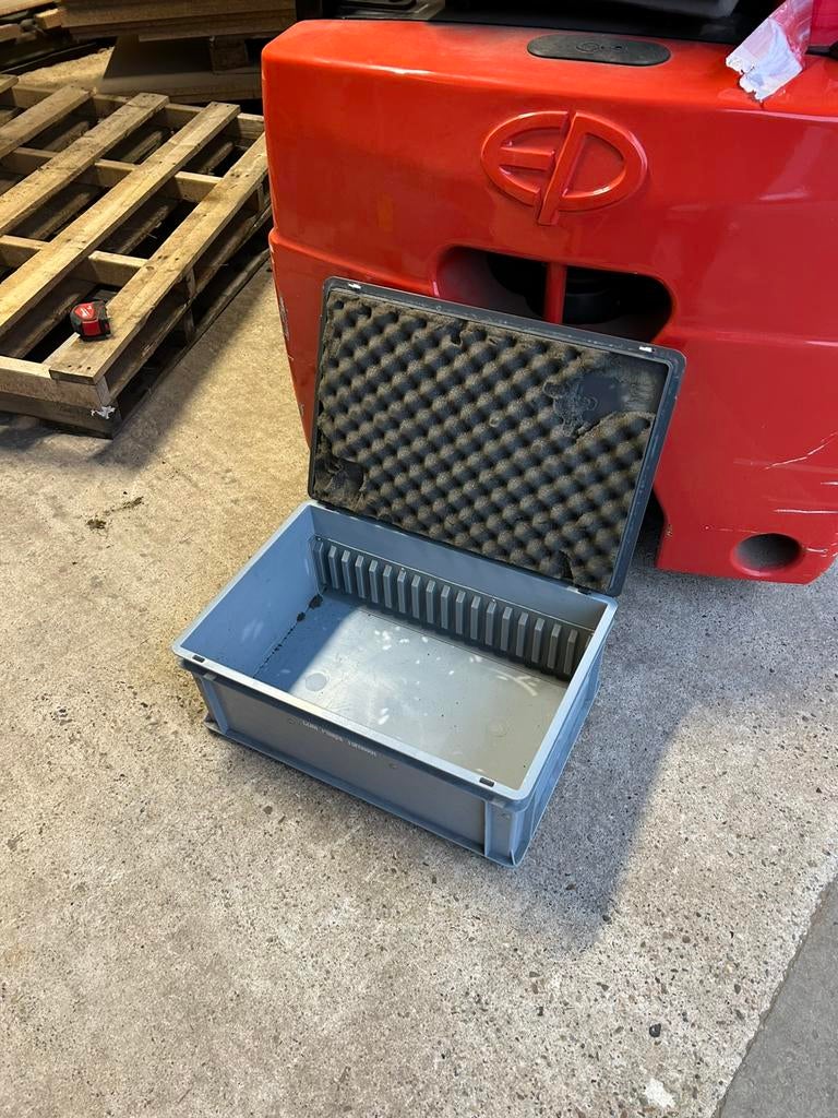 Nette partij kunstofbakken bakken met deksel, Doe-het-zelf en Verbouw, Kratten en Dozen, 100 cm of meer, 60 cm of meer, Minder dan 35 cm