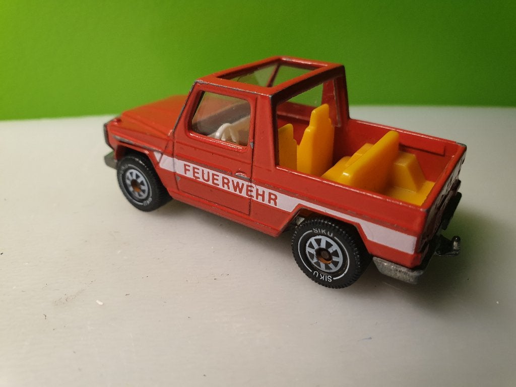 Siku 1044 - Mercedes 280GE Feuerwehr [rood] 1/55, Ophalen of Verzenden, Gebruikt, Bus of Vrachtwagen