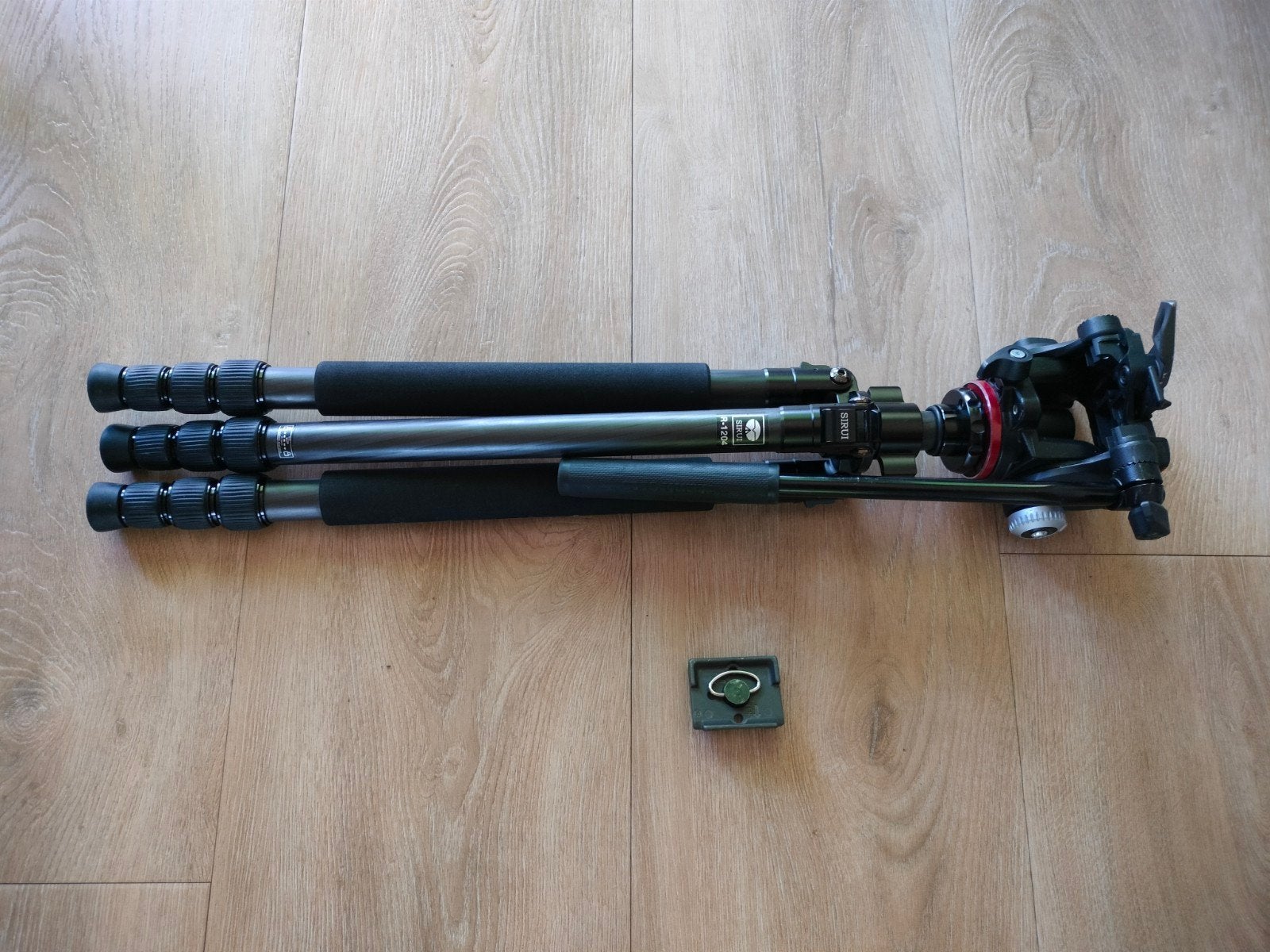 Carbon statief van Sirui met Manfrotto 2 way videohead, Ophalen of Verzenden, Driepoot