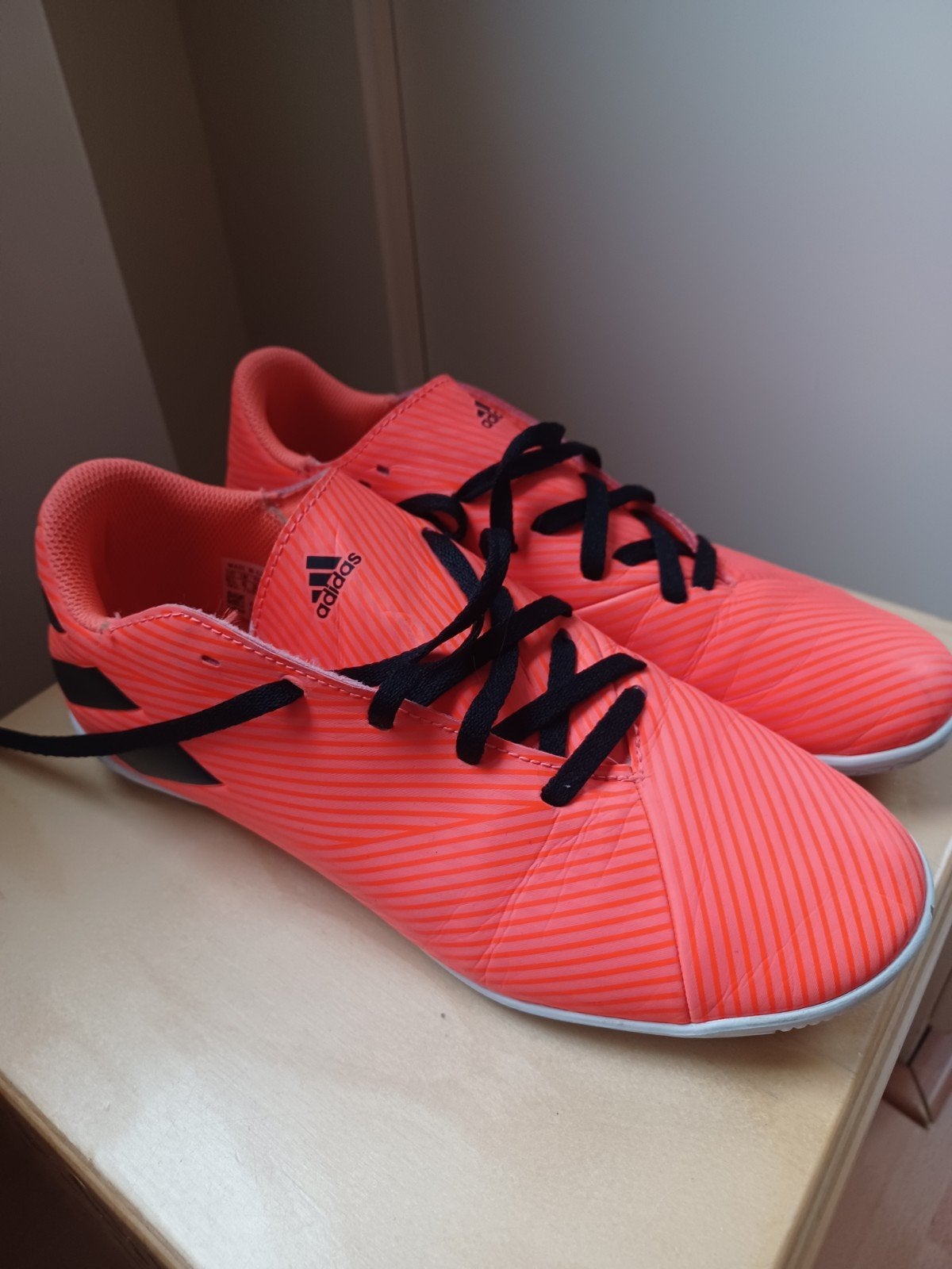 Adidas Nemeziz zaalvoetbalschoenen - Oranje, Ophalen of Verzenden, Zo goed als nieuw