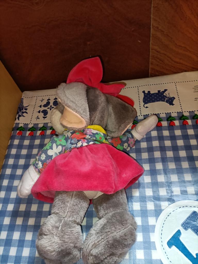 Julia knuffel van Julianatoren 28 cm groot, Ophalen of Verzenden, Zo goed als nieuw, Overige typen