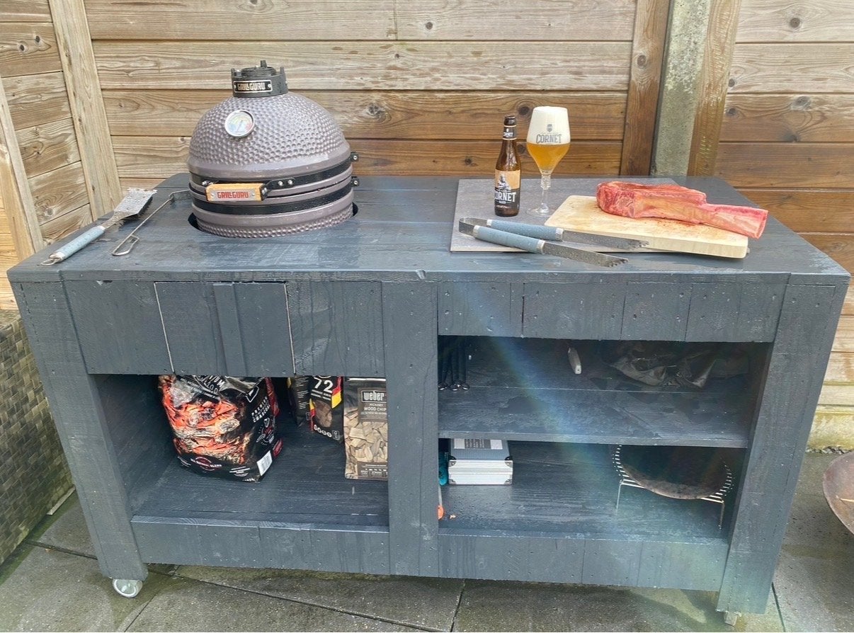 GRATIS: Buitenkeuken met Kamado uitsparing, Ophalen, Gebruikt