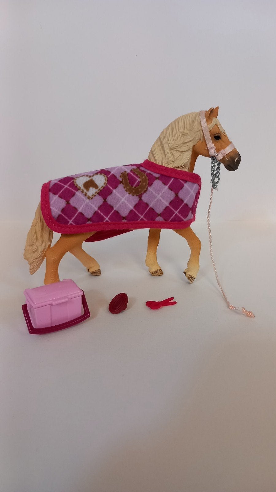 Schleich paard met deken, halster en verzorgingsset, Ophalen of Verzenden, Zo goed als nieuw, Jongen of Meisje