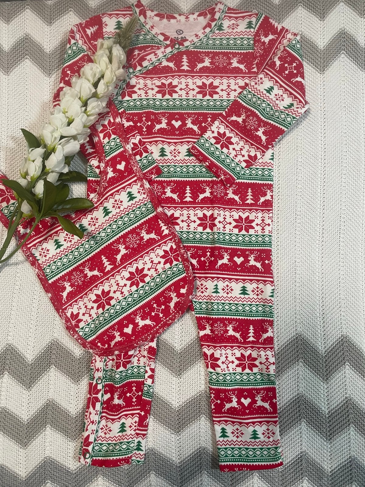 NIEUW, unisex kerst pakje met slabbetje, maatje 74/80, Ophalen of Verzenden, Nieuw, Jongetje of Meisje, Pakje