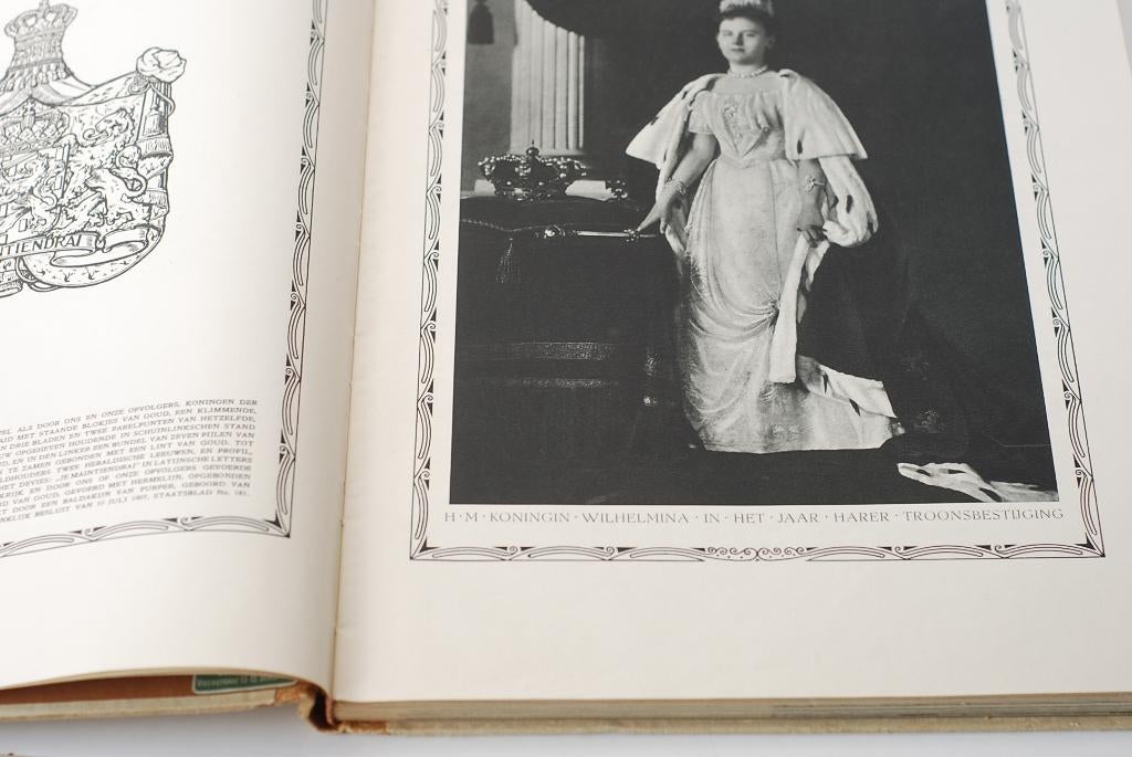 De gouden kroon - Gedenkboek Koningin Wilhelmina (1948), Antiek en Kunst, Antiek | Boeken en Bijbels, Verzenden