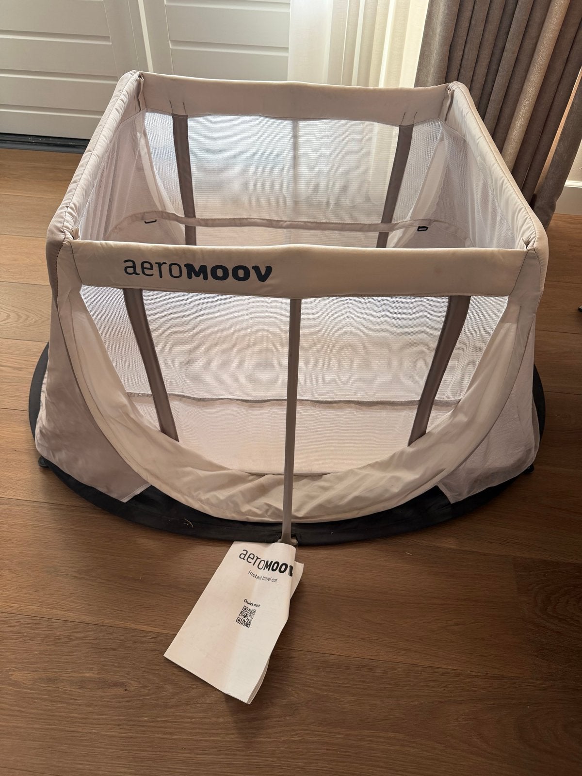 AeroMoov Campingbedje/Reisbedje - Compleet met accessoires, Ophalen of Verzenden, Zo goed als nieuw, Reisbedje