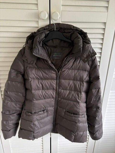 Benetton donsjack - Zo goed als nieuw, Kleding | Dames, Bruin, Benetton, Ophalen of Verzenden, Zo goed als nieuw