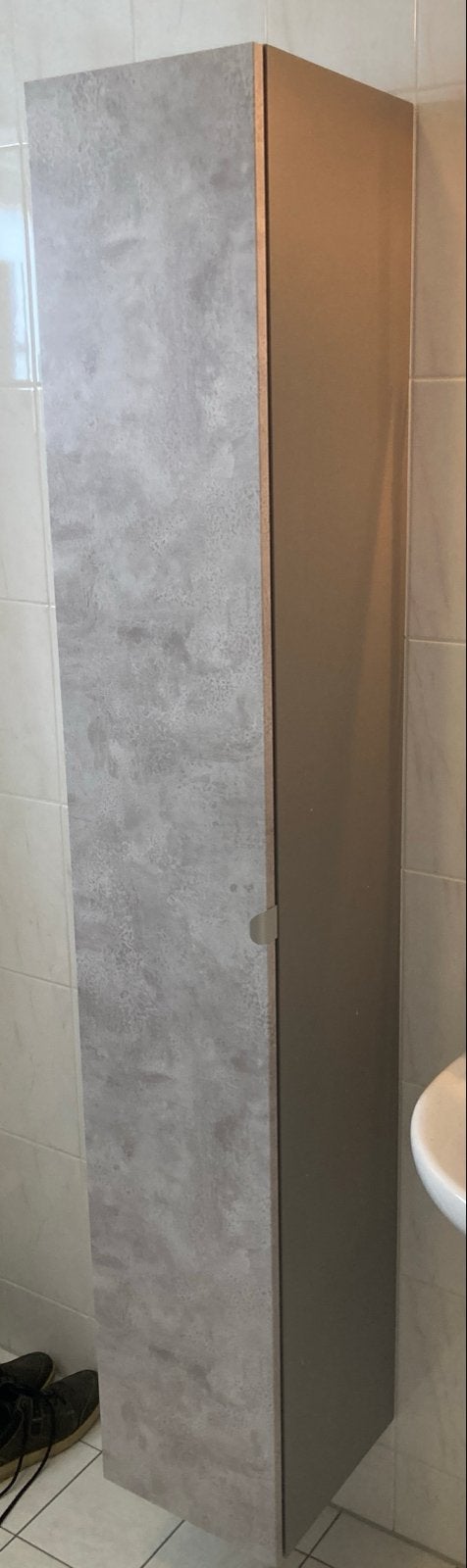 Badkamerkast - Hoge kast - Grijs ikea, Ophalen, (Half)hoge kast, Minder dan 50 cm, Zo goed als nieuw
