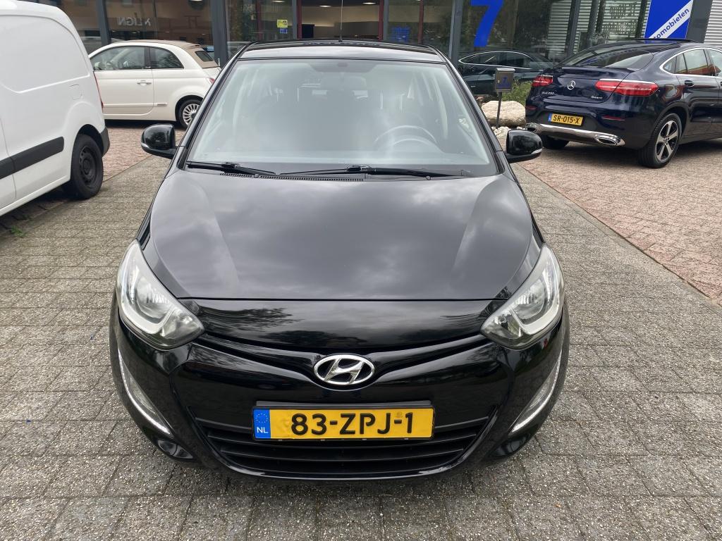 Hyundai i20 1.2i i-Motion Eerste Eig NW APK BJ 2013 !, Auto's, Euro 5, 31 €/maand, 4 cilinders, Zwart