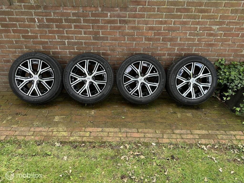 Volvo S60 V60 5Y-Spaaks Black Diamond Cut 7x17" Michelin, Gebruikt, Banden en Velgen, 17 inch, Ophalen of Verzenden