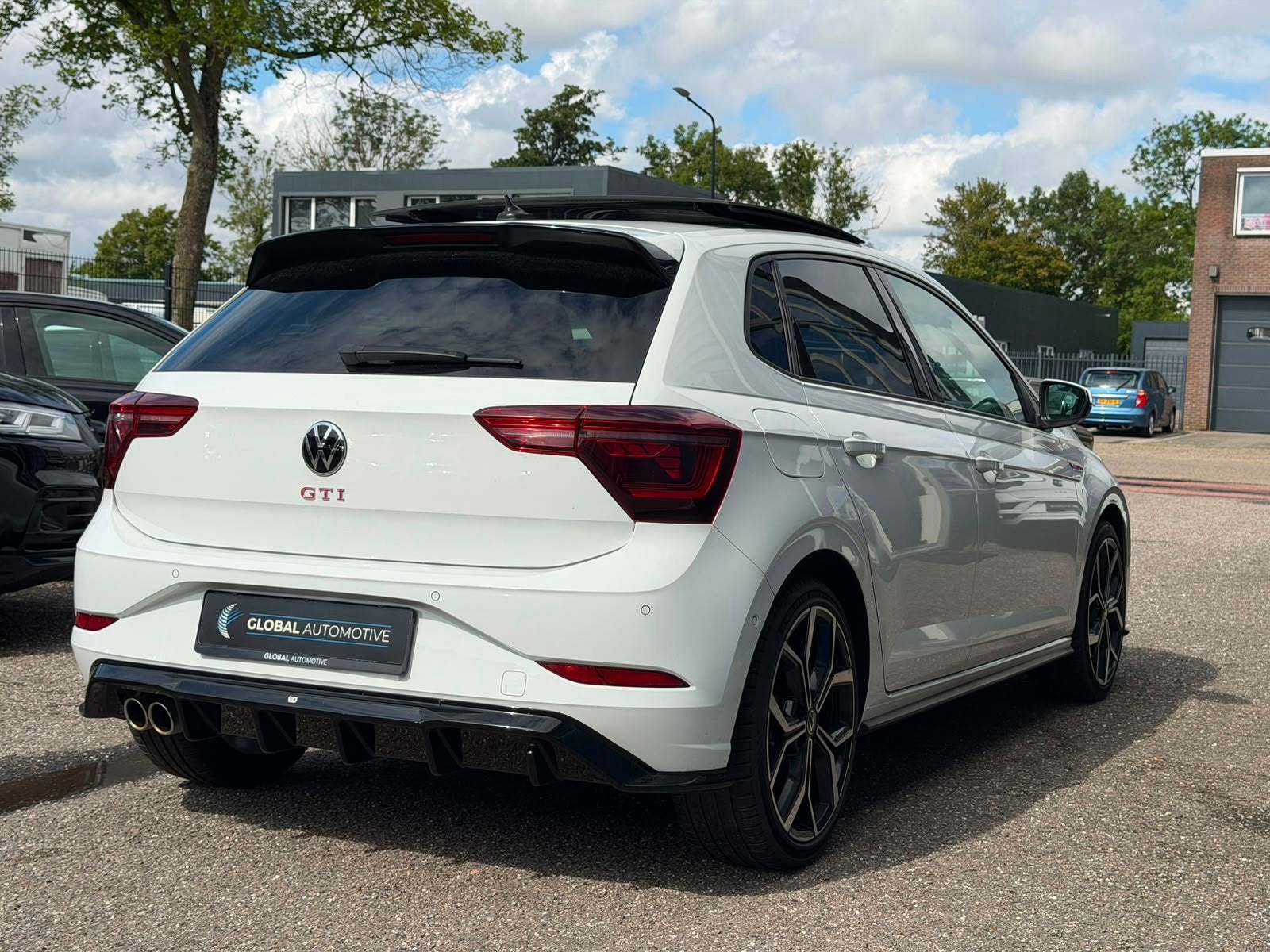 Volkswagen POLO 2.0 TSI GTI - PANO - IQ - VERLICHT LOGO, Dealer onderhouden, Stof, Gebruikt, 4 cilinders