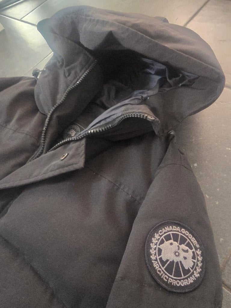 Winterjas maat M, Maat 48/50 (M), Zwart, Canada Goose, Ophalen of Verzenden