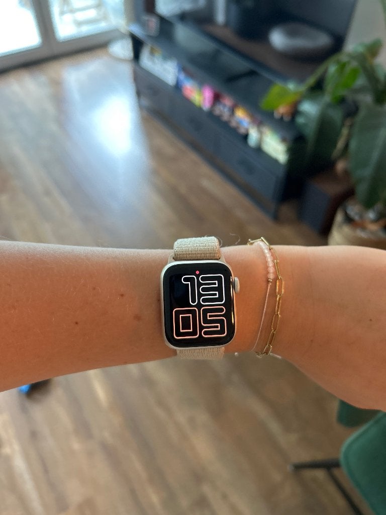 Apple watch SE 2022 starlight, Sieraden, Tassen en Uiterlijk, Smartwatches, Gebruikt, Apple Watch ⌚️, IOS, Ophalen of Verzenden