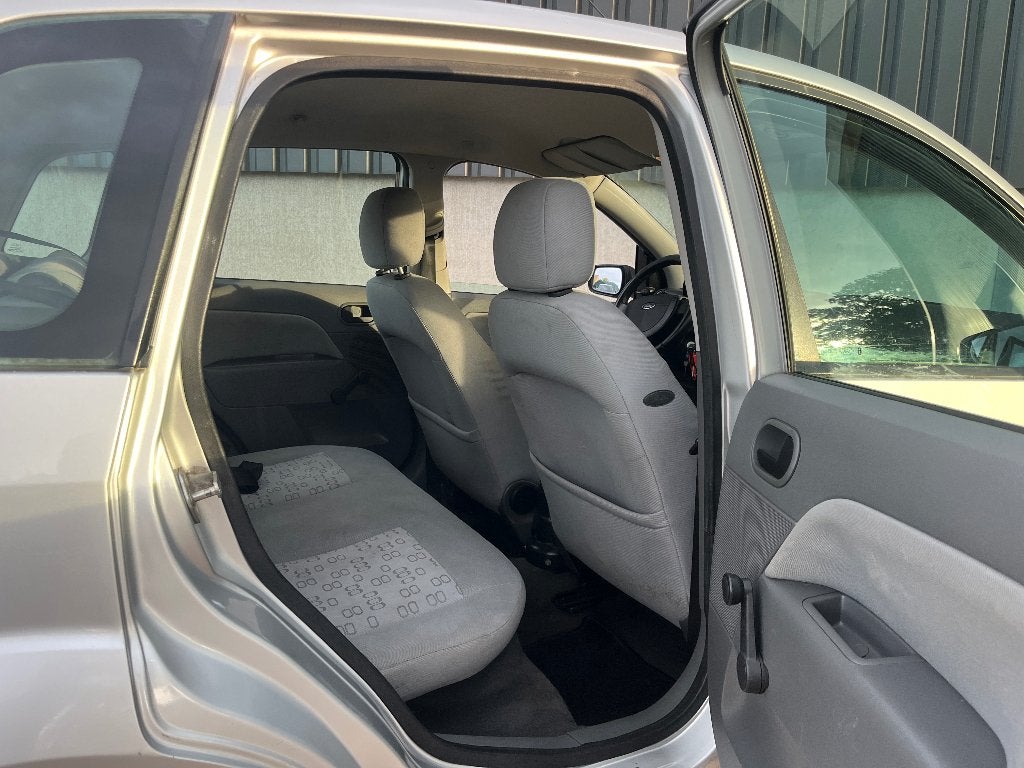 Foto 12 van Ford Fiësta 1.3 | 5 Deurs | Apk 09-2027 | Carplay |Trekhaak