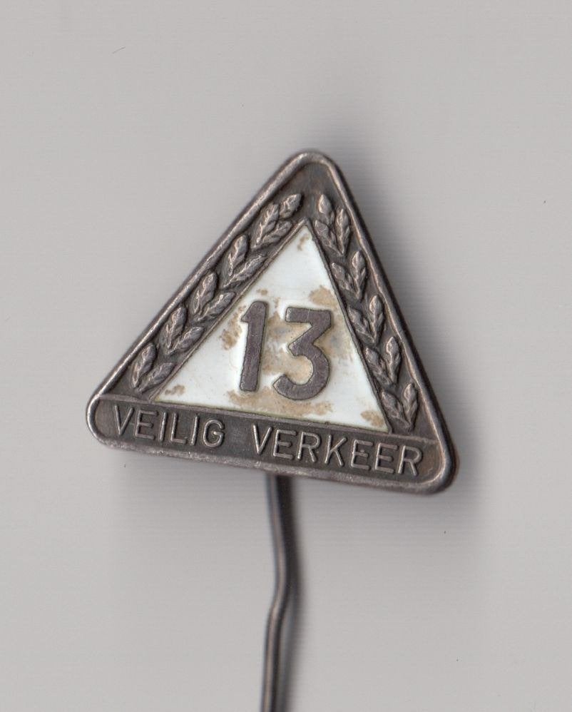 VVN Veilig Verkeer Nederland Nr 13 emaille speldje, Gebruikt, Niet vindbaar, Niet vindbaar, Speldje of Pin