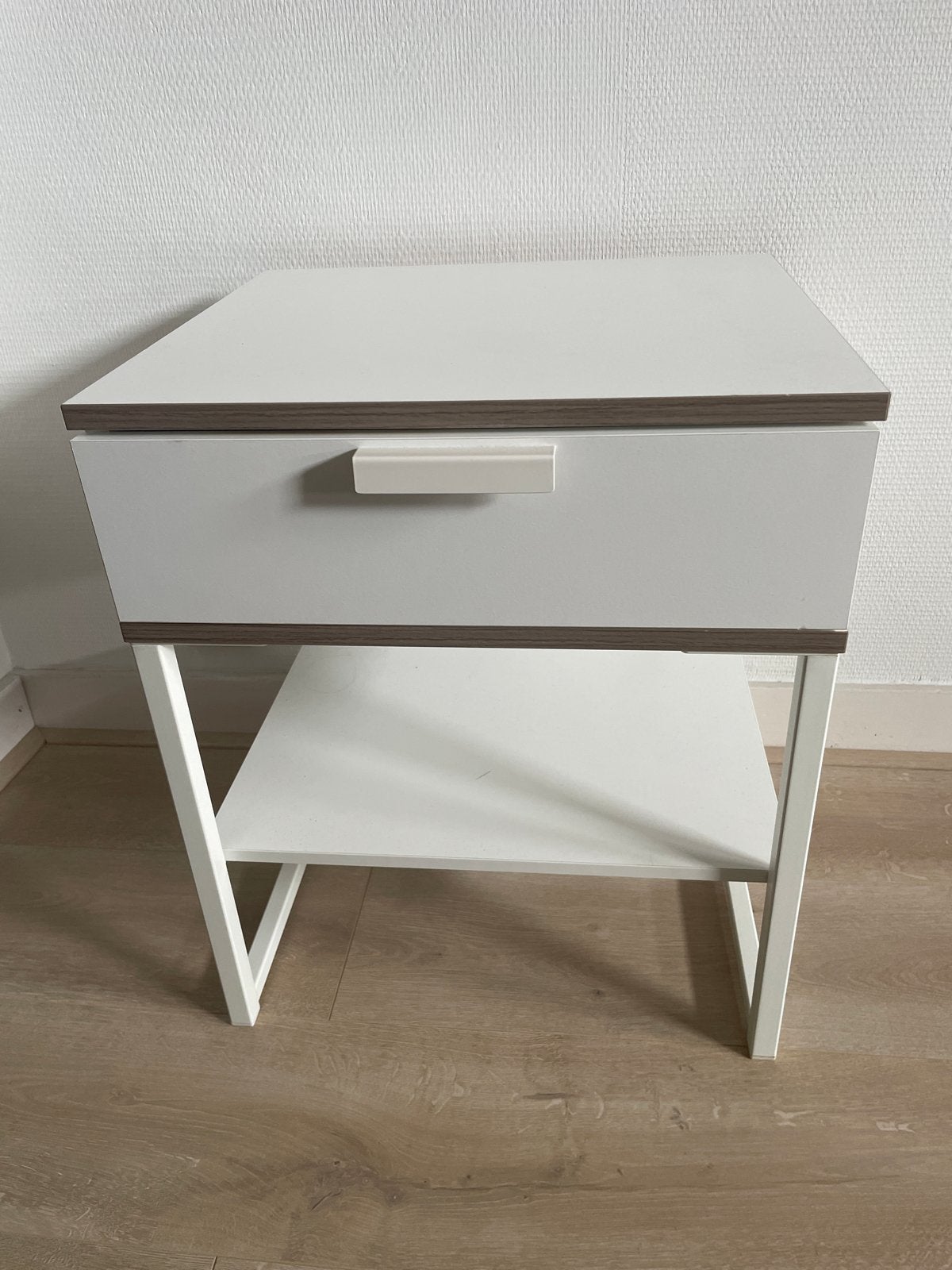 Twee IKEA nachtkastjes met lade en plank - Trysil, Ophalen, Gebruikt, Minder dan 45 cm, Minder dan 55 cm