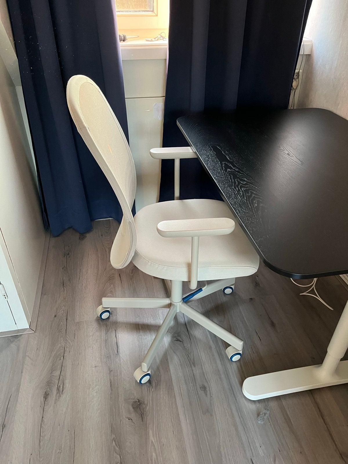 IKEA BEKANT Bureau en IKEA FLINTAN Bureaustoel Set, Huis en Inrichting, Bureaus, Ophalen, Gebruikt, 120 cm, Hout