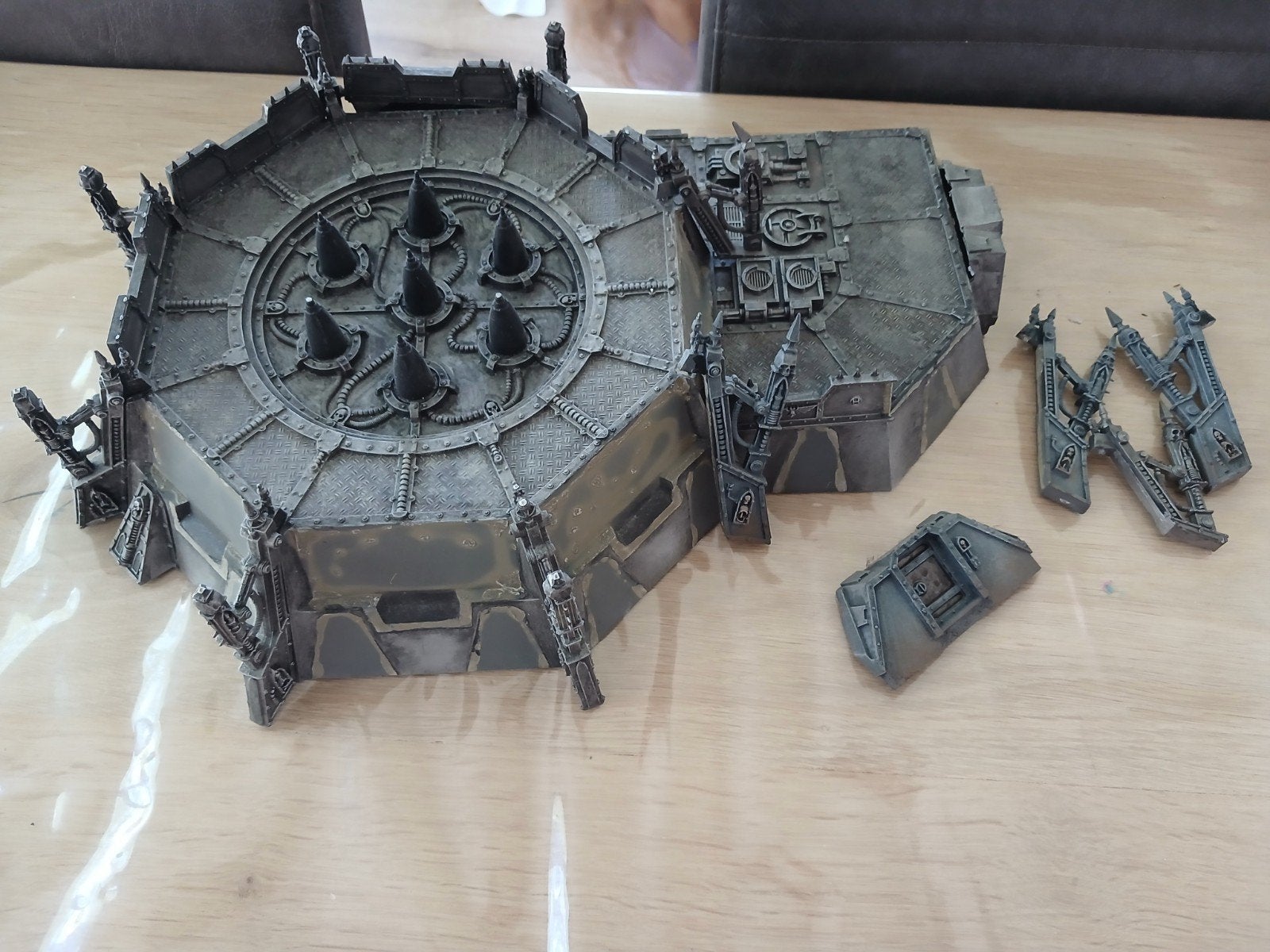 wathammer 40k terrain Wall of Martyrs: Aquila Strongpoint, Ophalen of Verzenden