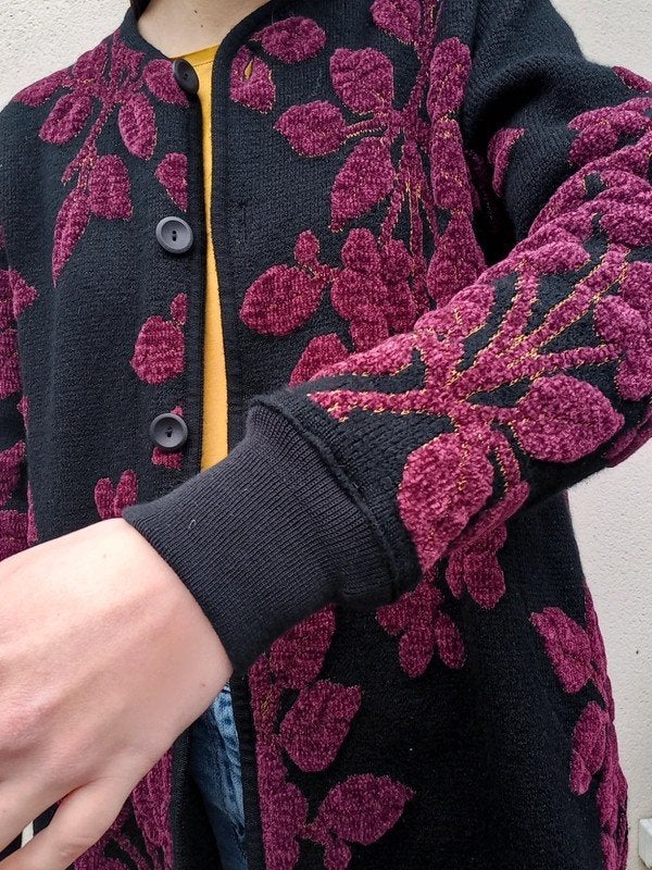 Knitted Flower Cardigan – Size 38/40-42, Kleding | Dames, Ophalen of Verzenden, Nieuw, Maat 38/40 (M), Paars