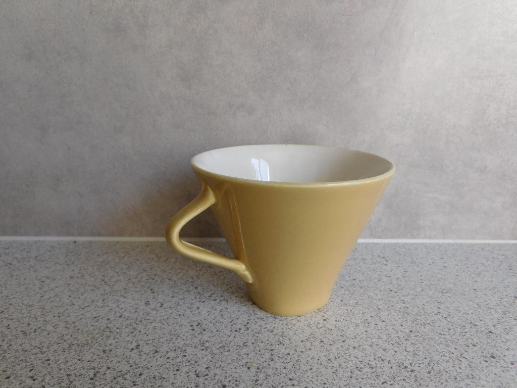 Kopje 150 ml. Kerrie Geel La Louviere Boch Belgium, Ophalen of Verzenden