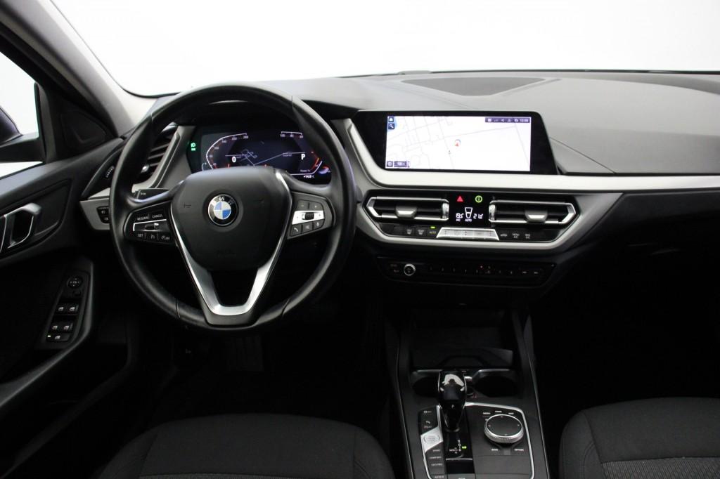 Bmw 1-SERIE 118i Automaat - Digitaal Cockpit, Carplay, Camer, Auto's, BMW, 136 pk, Gebruikt, Euro 6, Met garantie (alle)