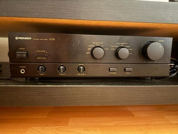 Pioneer A-335 stereo versterker, Audio, Tv en Foto, Ophalen, Zo goed als nieuw, Pioneer, 120 watt of meer