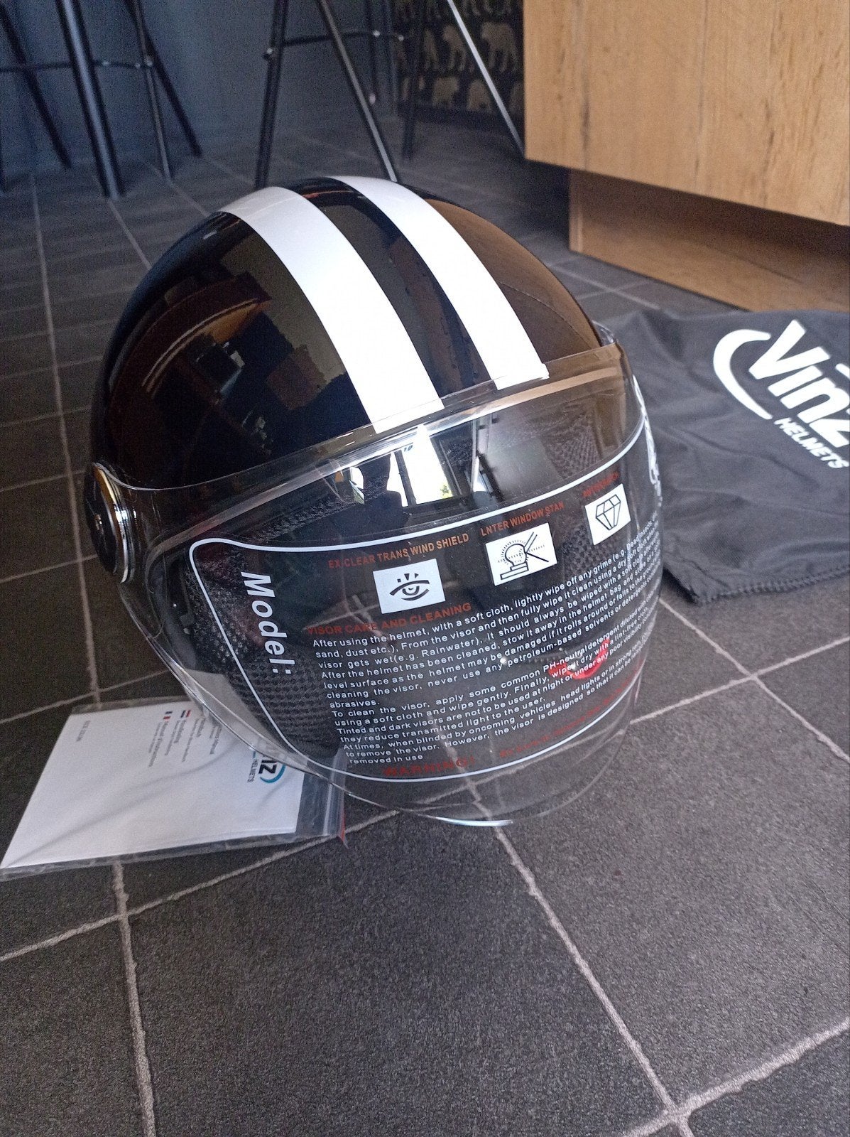 Zwarte Vinz scooterhelm met witte strepen - Maat XL, Ophalen of Verzenden, Nieuw, Extra large of groter, Vinz
