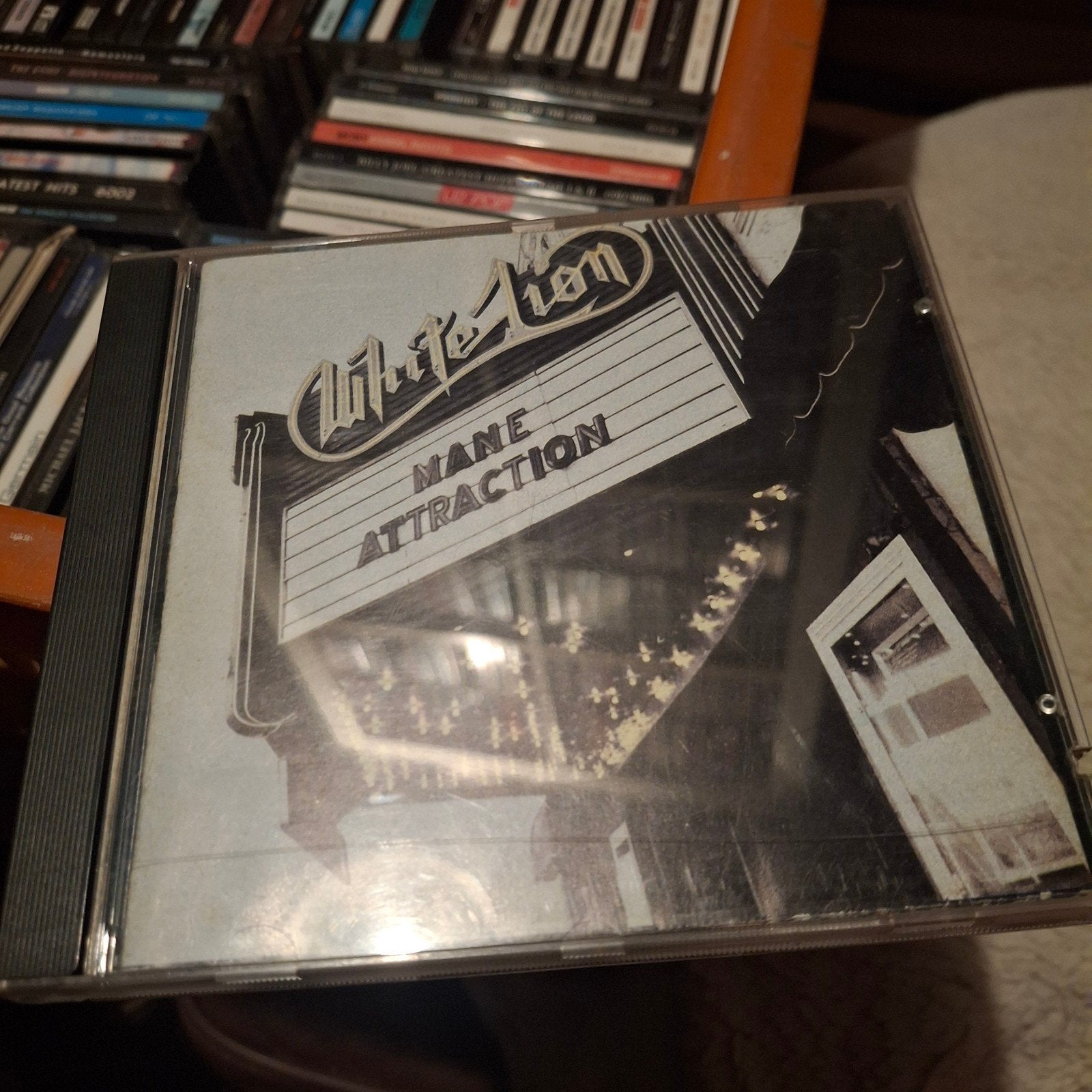 White lion, Ophalen of Verzenden, Zo goed als nieuw
