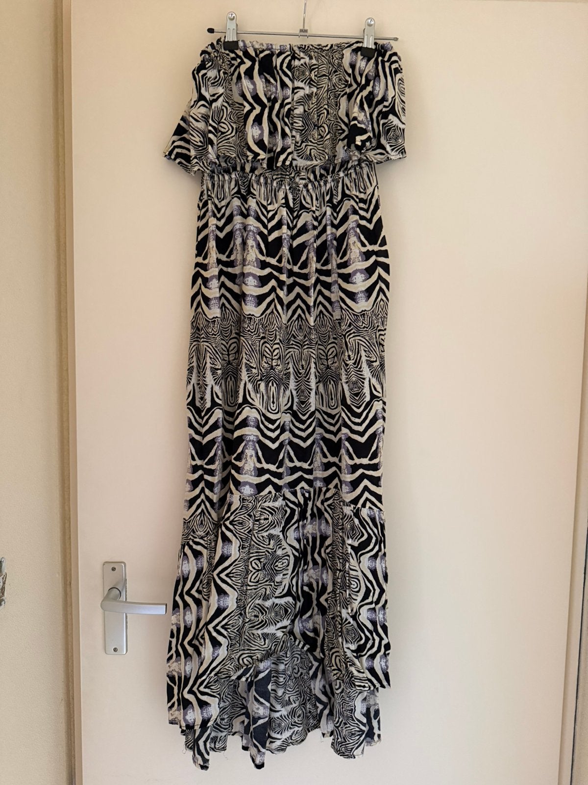 Leuke of shoulder jurk in One Size, Kleding | Dames, Maat 38/40 (M), Nieuw, Onder de knie, Meerkleurig