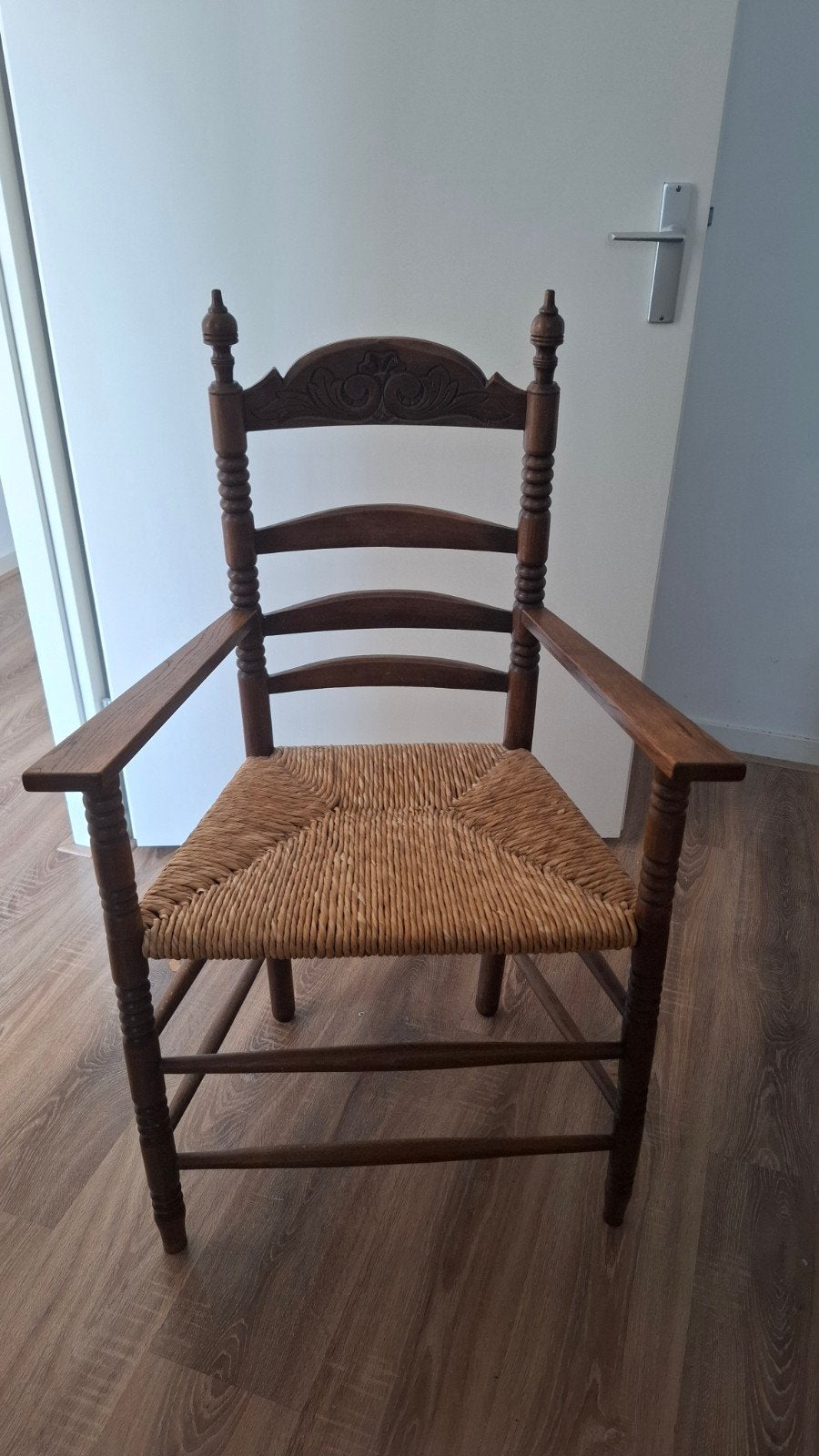 Vintage houten stoel met rieten zitting, Ophalen