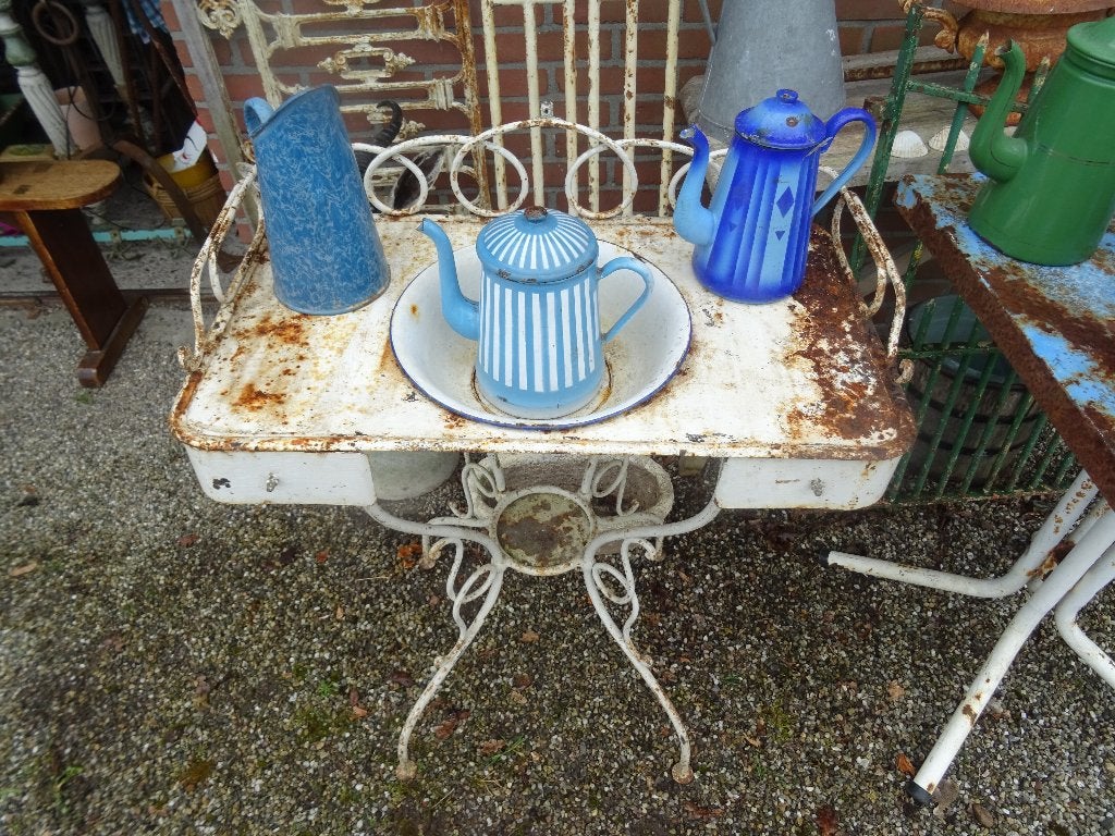 diverse Franse antieke en brocante tafels tafeltjes, Ophalen