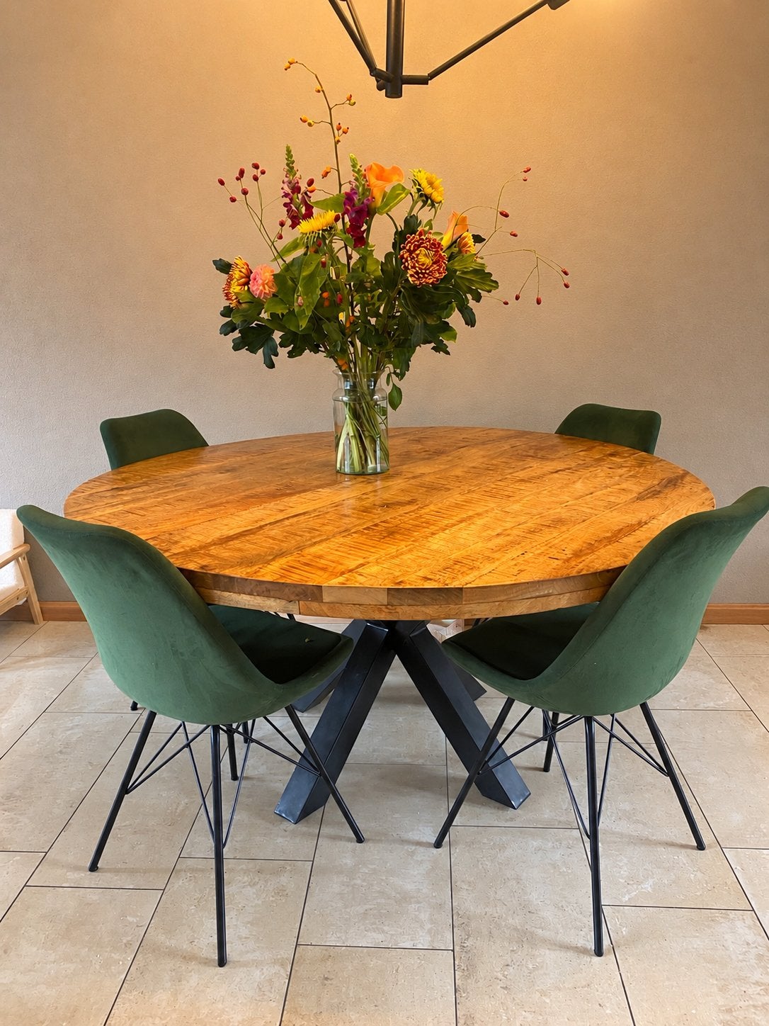 Mango houten eettafel, Ophalen, 100 tot 150 cm, Rond, Zo goed als nieuw
