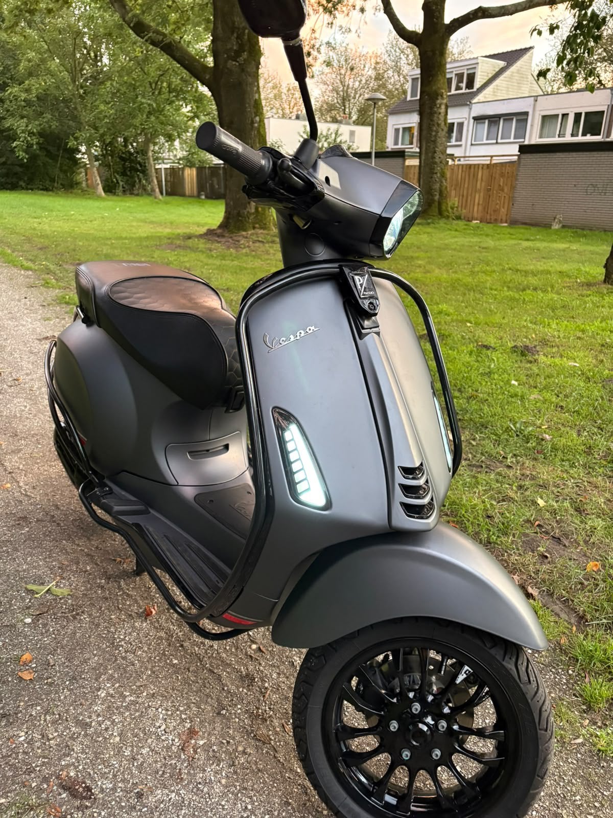 Vespa sprint 2023 670m gelopen rs en audi led vol., Ophalen, Maximaal 45 km/u, Vespa S, Zo goed als nieuw