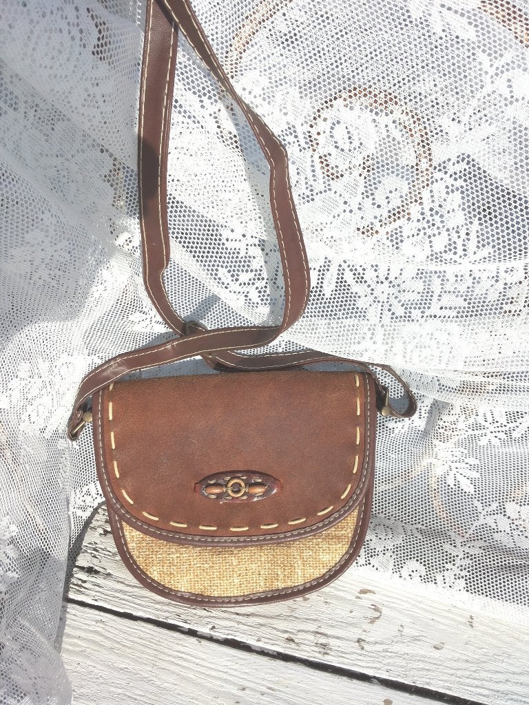 Vintage bruin schoudertasje retro houten kraaltjes / Nepleer, Sieraden, Tassen en Uiterlijk, Ophalen of Verzenden, Gebruikt, Bruin