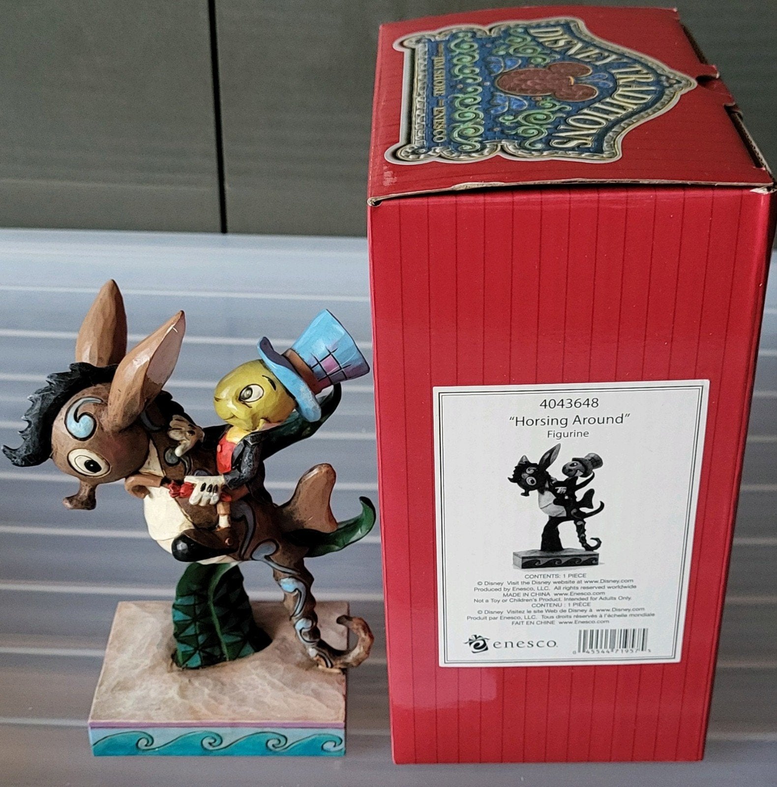 Disney traditions Horsing around Japie Krekel, Ophalen, Nieuw, Beeldje of Figuurtje