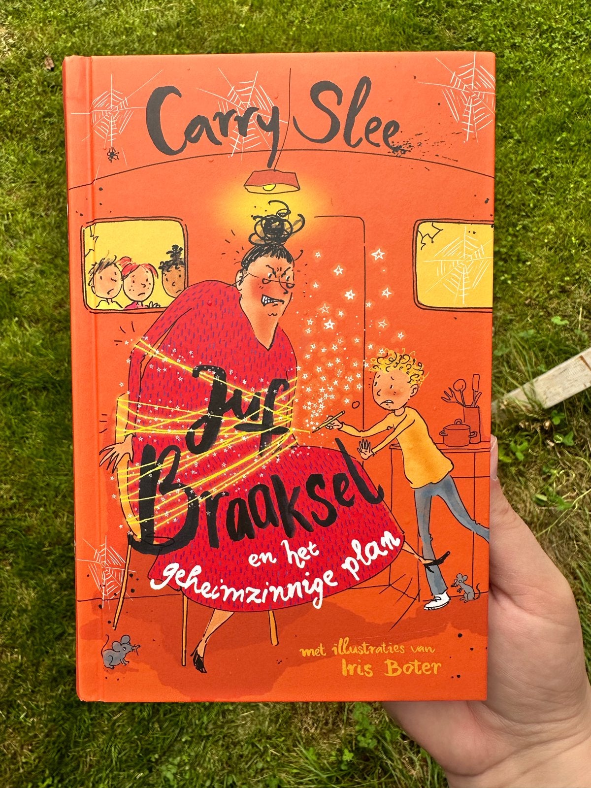 Juf Braaksel en het geheimzinnige plan - Carry Slee, Ophalen of Verzenden, Gelezen