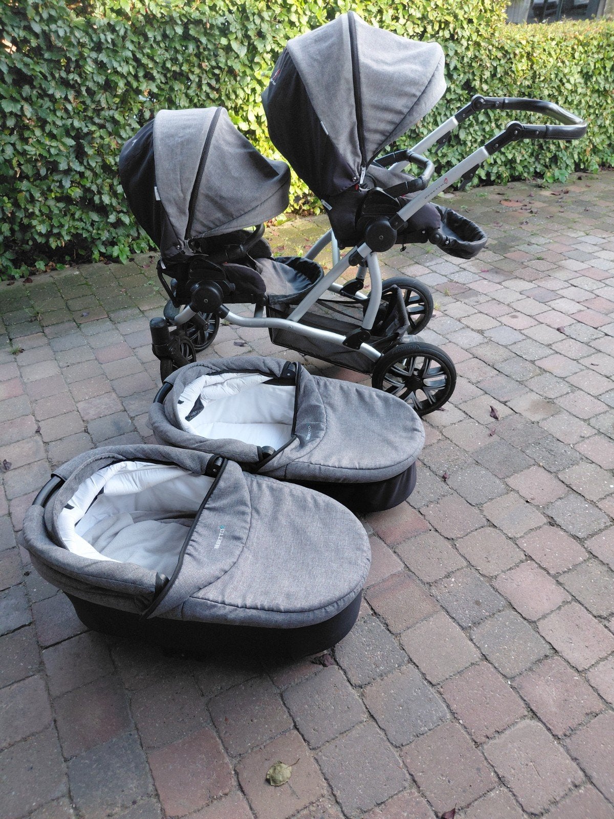 Bebetto 42 Duowagen met 2 reiswiegen en 2 zitjes, Gebruikt, Duowagen, Combiwagen, Ophalen