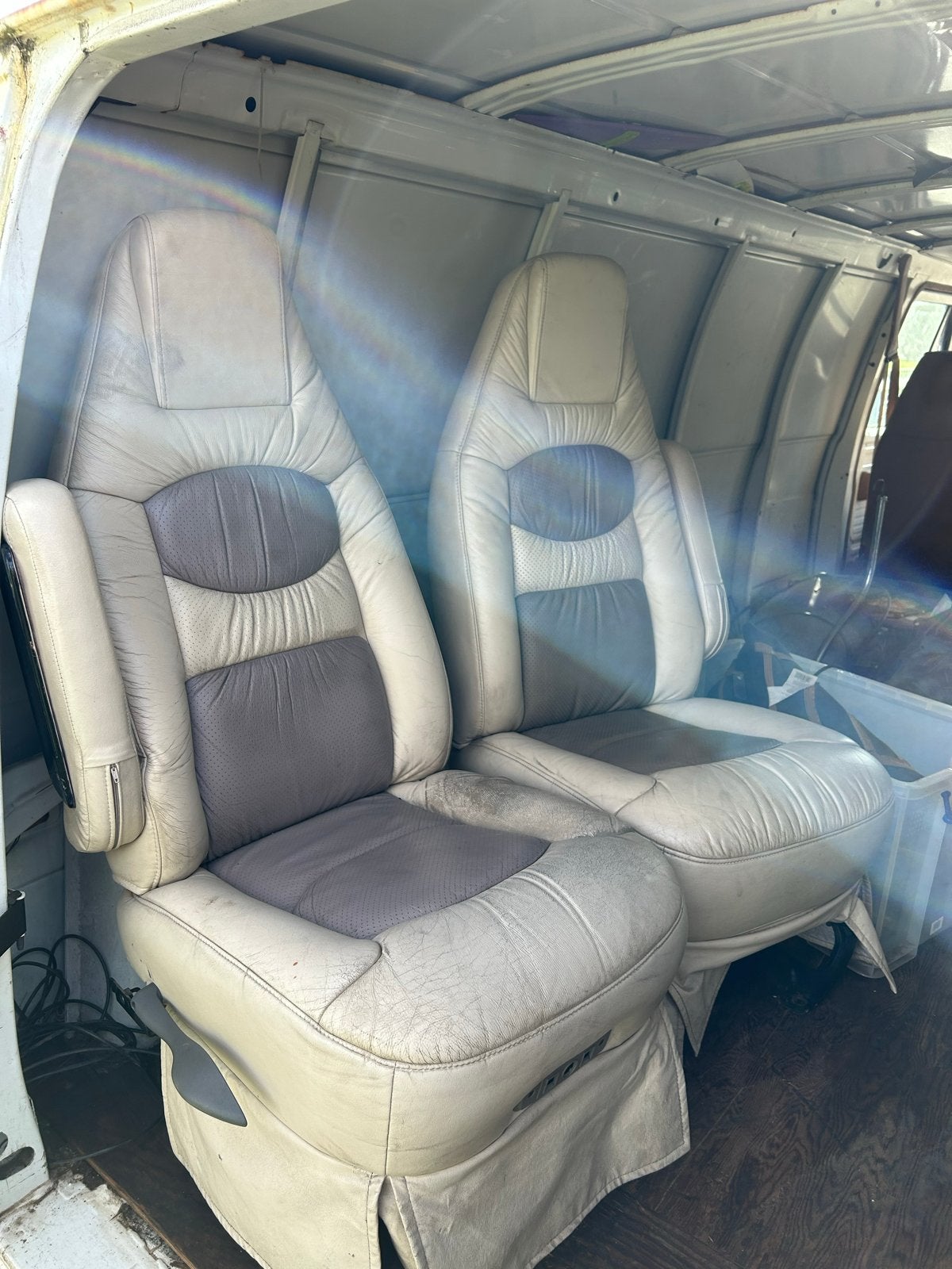 Twee Captain Chairs voor Chevy Van stoelen chevrolet, Auto-onderdelen, Ophalen, Gebruikt, Chevrolet