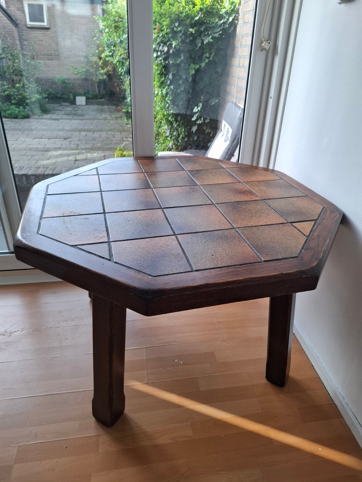 Gratis af te halen in Ijmuiden Bankstel, salontafel en Indes, Ophalen, Gebruikt