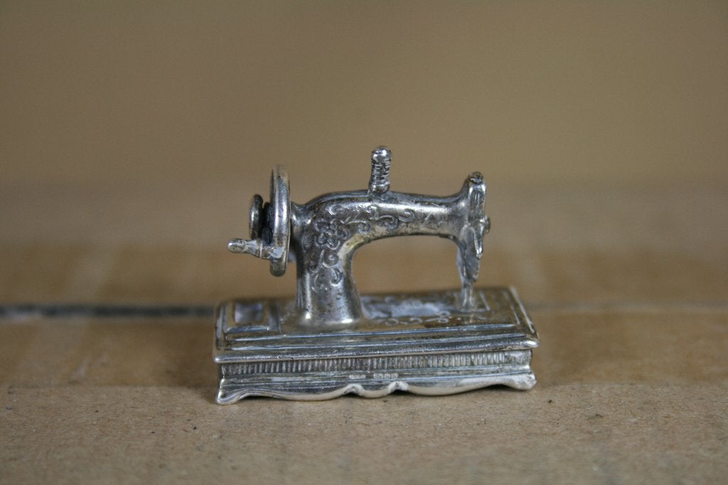 Zilveren miniatuur naaimachine, Ophalen of Verzenden, Zilver