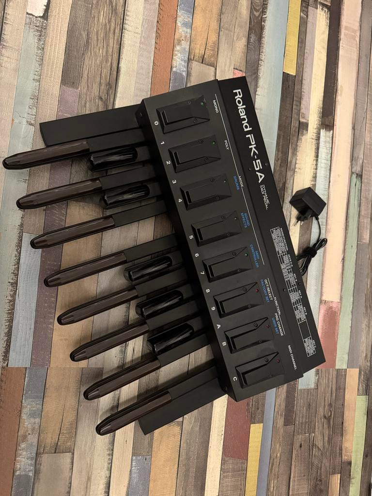 Roland PK-5A MIDI Baspedalen, Gebruikt, Roland, Midi-aansluiting, Overige aantallen