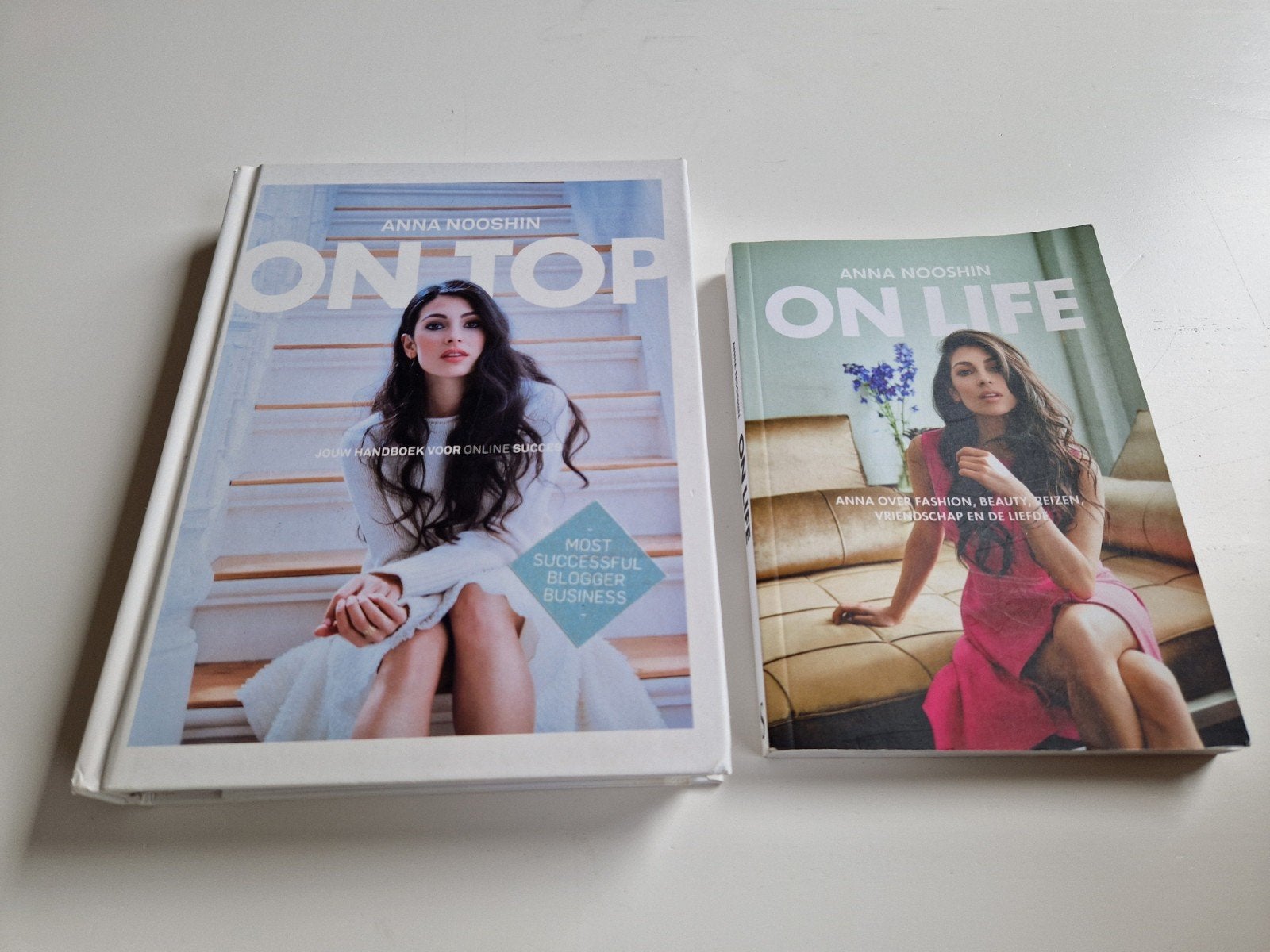 Anna Nooshin boeken: On Top & On Life, Ophalen of Verzenden, Zo goed als nieuw, Anna Nooshin