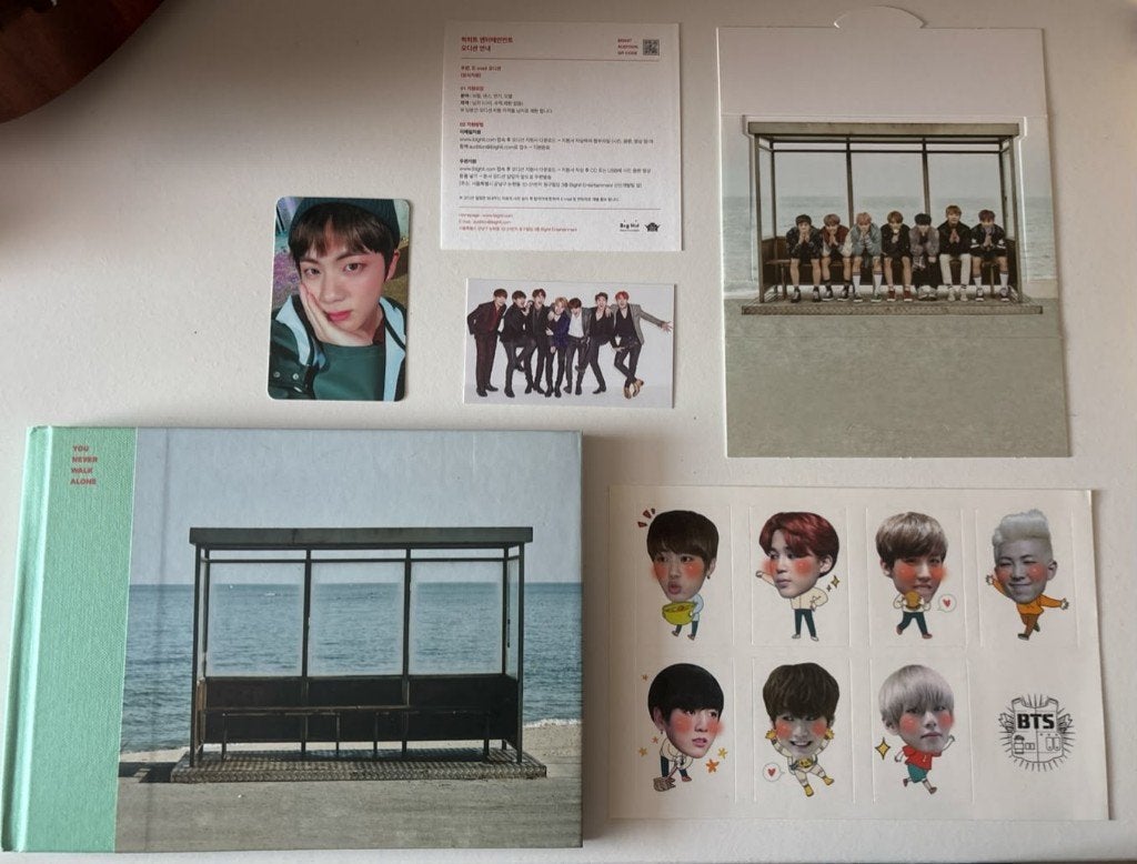 BTS You Never Walk Alone - Jin PC (+ Gratis Stickers), Gebruikt, K-pop, Ophalen of Verzenden, Extra's