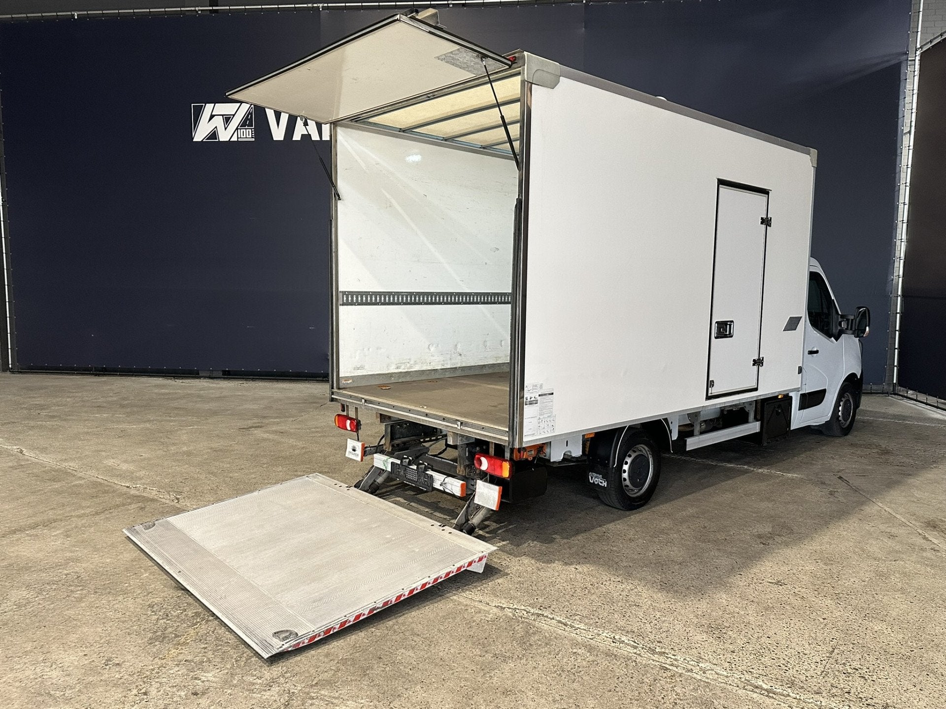 Renault Master 2.3 dCi 164pk Bakwagen 230cm Hoog Laadklep Zi, Voorwielaandrijving, Stof, Gebruikt, 4 cilinders