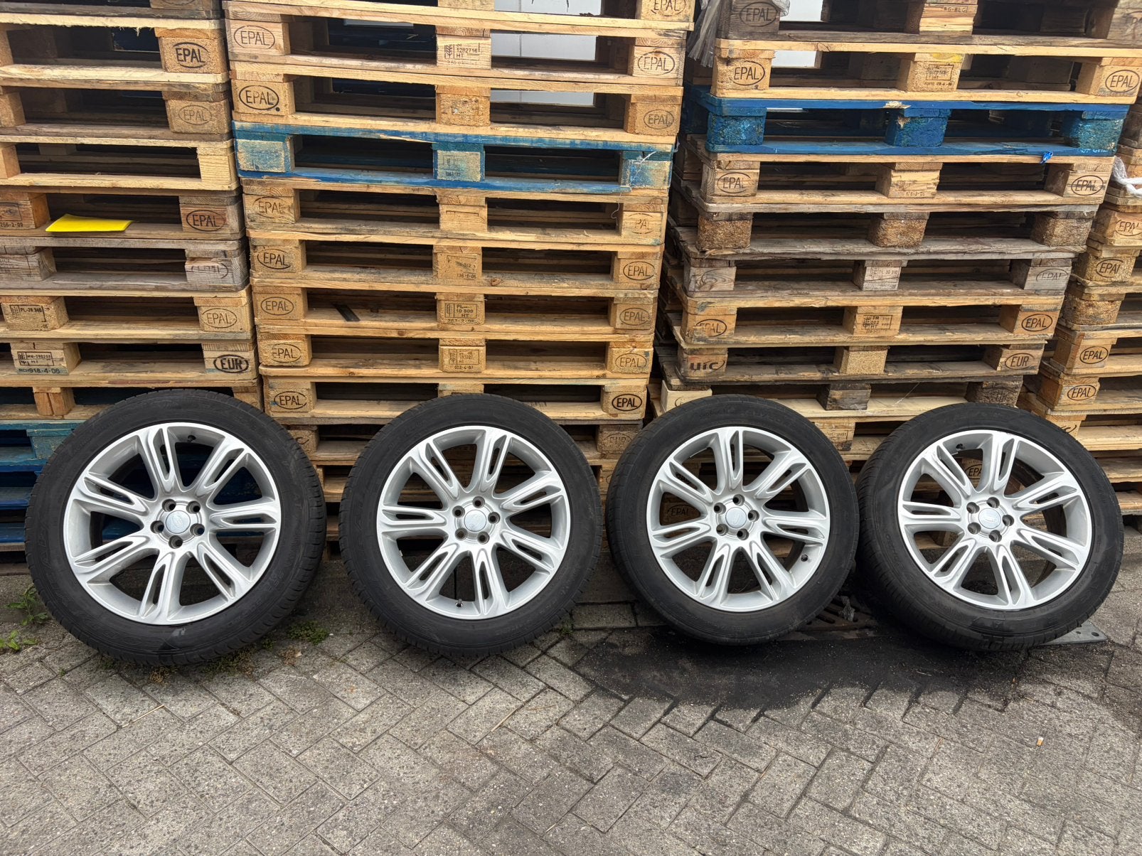 Originele Velar 20’’ Style 7014 velgen + banden, Auto-onderdelen, Banden en Velgen, Ophalen, 255 mm, Band(en), 20 inch