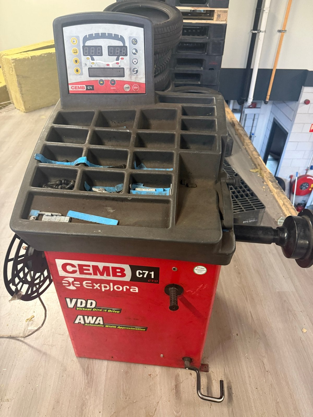 CEMB C71 Explora Balanceerapparaat, Ophalen, Gebruikt, Banden en Velgen