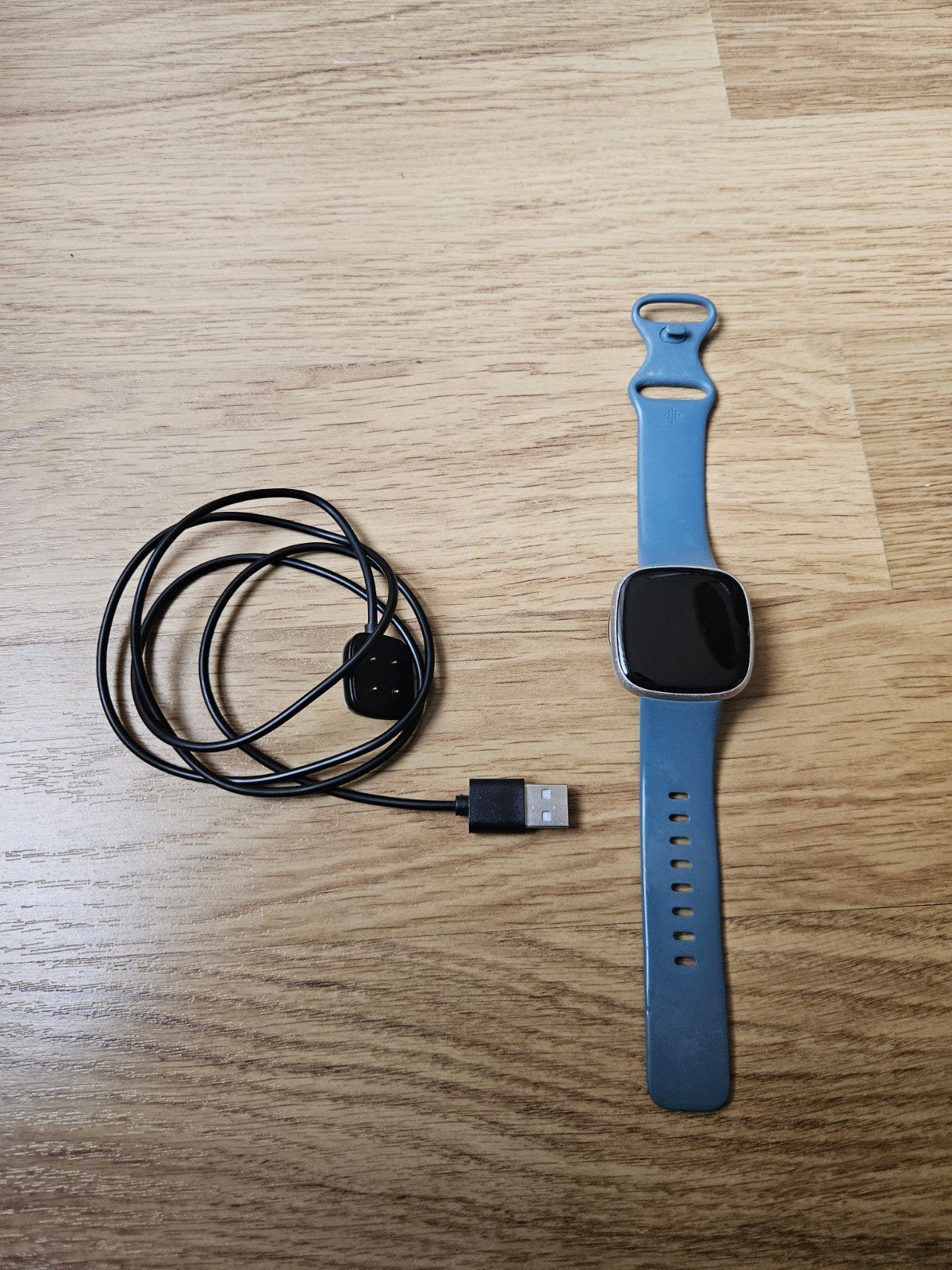 Fitbit Versa 4 - met oplader, Gebruikt, Ophalen of Verzenden, Fitbit, Waterdicht
